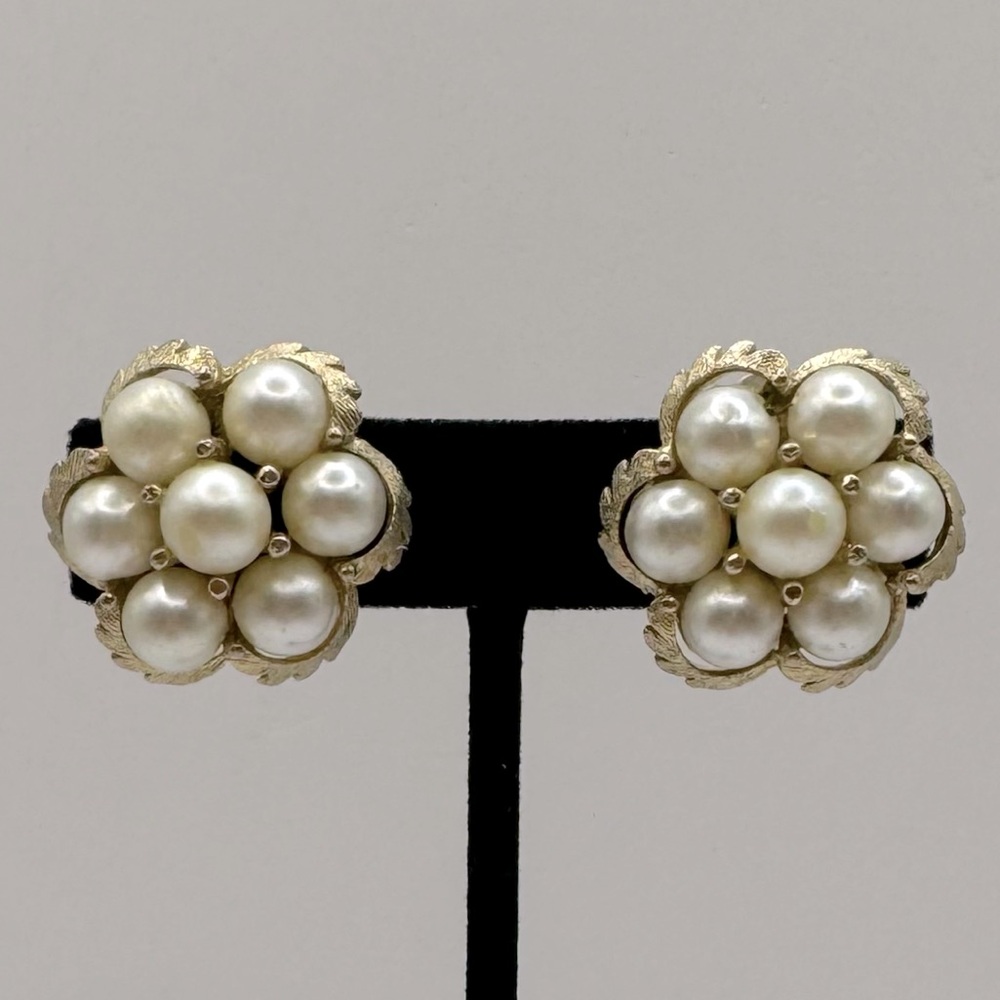 VINTAGE Pearl Cluster Clip-On Earrings